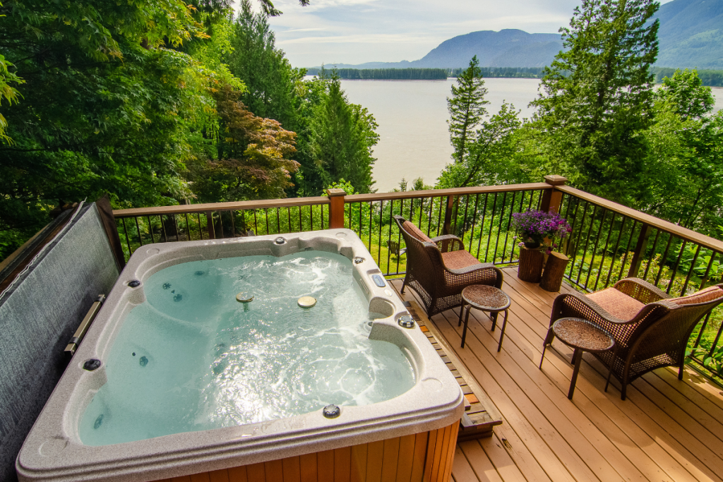 Fraser River's Edge B&B, Bed And Breakfast Lodge In Chilliwack