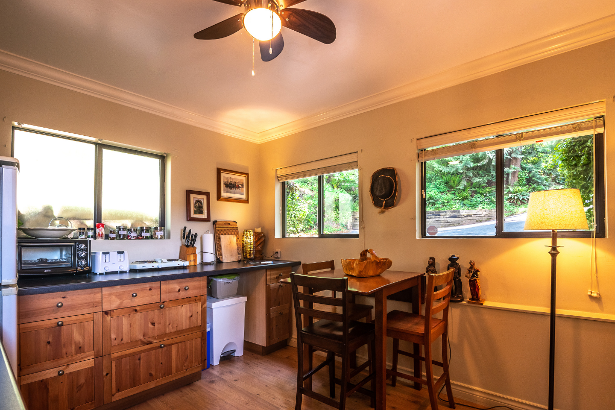 Premium Kitchenette Chilliwack B&B (10)